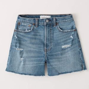 ABERCROMBIE HIGH RISE 4 INCH MOM SHORTS